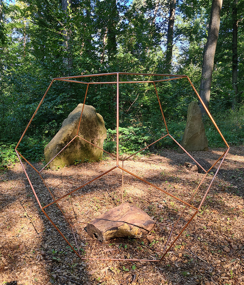 Dodekaeder im Wald